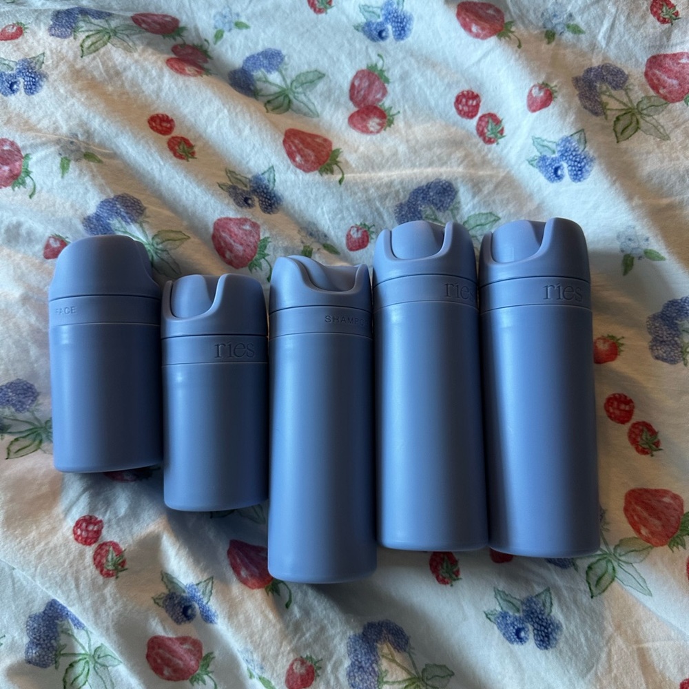 Ríes Travel container set